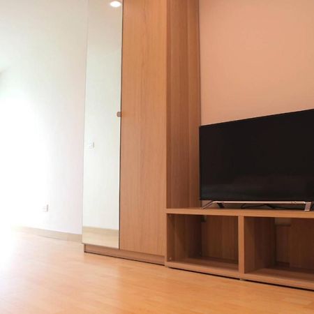 Live Like A Local In Ekkamai Apartment Банкок Екстериор снимка